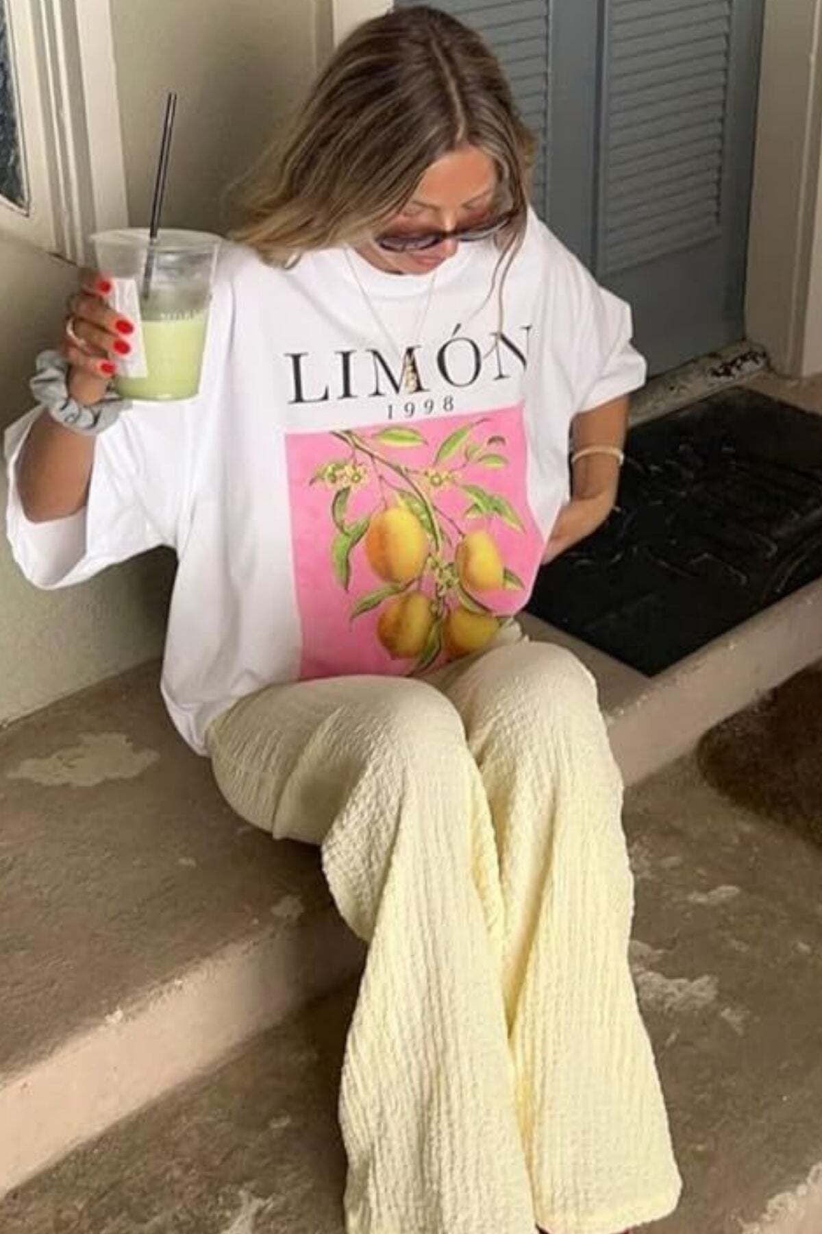 Limon Baskılı Beyaz Oversize Kadın Tişört + Bez Çanta Hediyeli Kombin Set – %100 Pamuk
