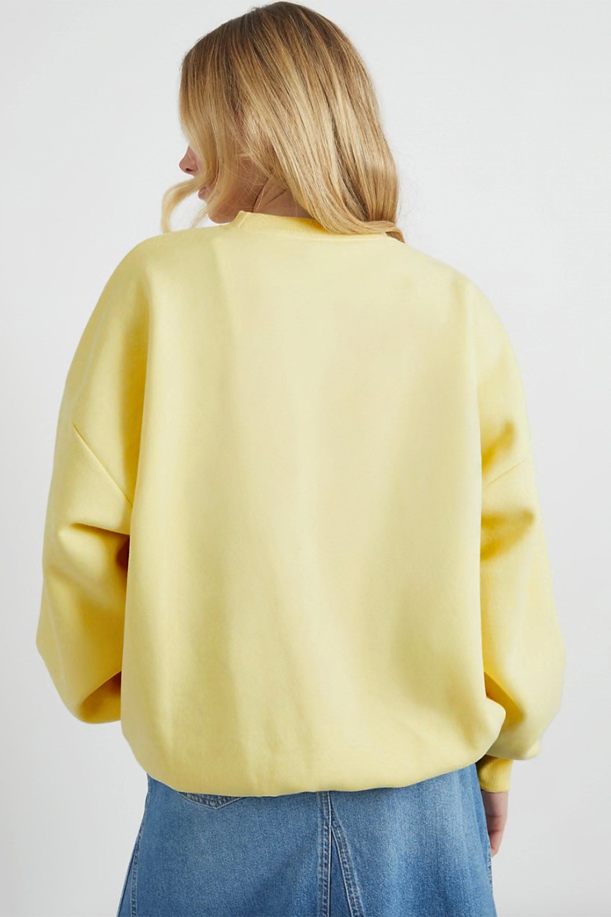 Kadın Oversize Sweatshirt Pembe Kurdele Baskılı Sarı – Bisiklet Yaka, 3 İplik Şardonlu Polar