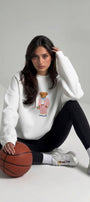 Kadın Oversize Sweatshirt Pink Suit Bear 3D Baskılı Beyaz – Bisiklet Yaka, 3 İplik Şardonlu Polar