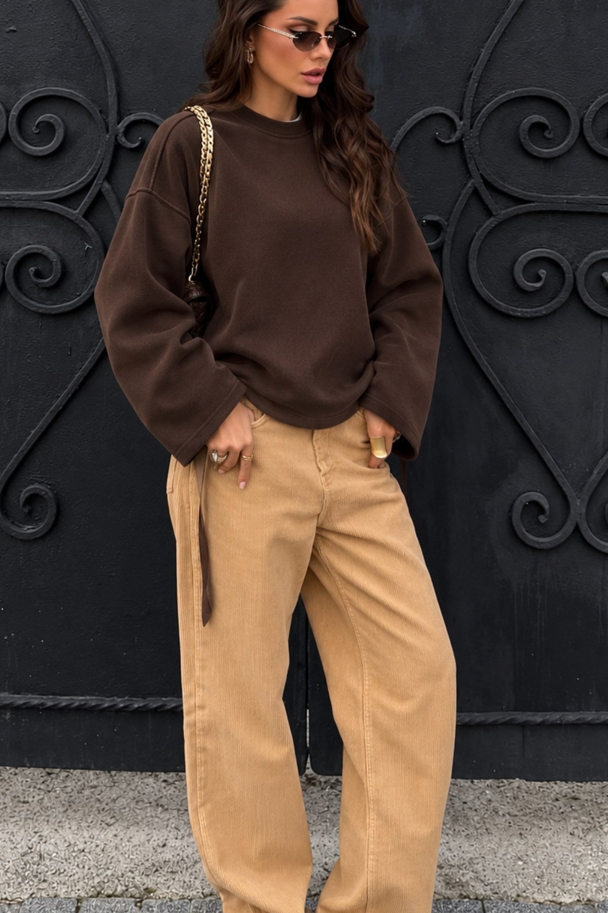 Kadın Relaxed Fit Sweatshirt Basic Kahverengi – Bisiklet Yaka, 3 İplik Şardonsuz, Düşük Omuz