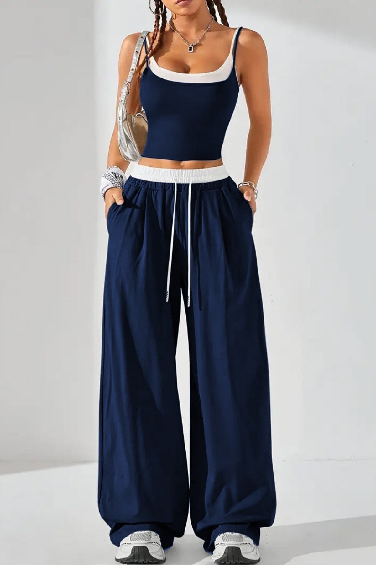 Kadın Lacivert Askılı Fit Bluz ve Bol Paça Pantolon Takım – Pamuklu Esnek Kumaş