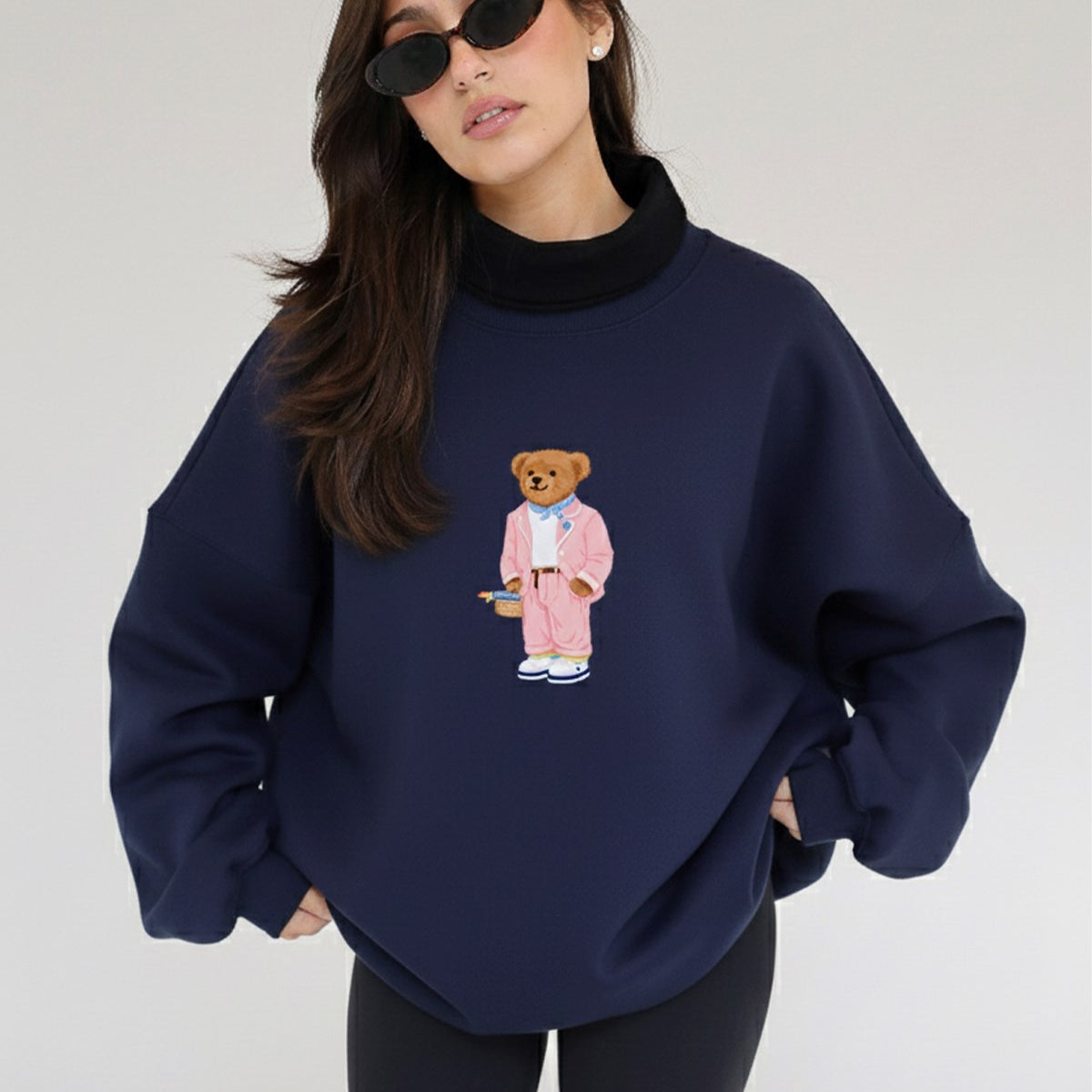 Kadın Oversize Sweatshirt Pink Suit Bear 3D Baskılı Lacivert – Bisiklet Yaka, 3 İplik Şardonlu Polar