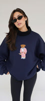 Kadın Oversize Sweatshirt Pink Suit Bear 3D Baskılı Lacivert – Bisiklet Yaka, 3 İplik Şardonlu Polar