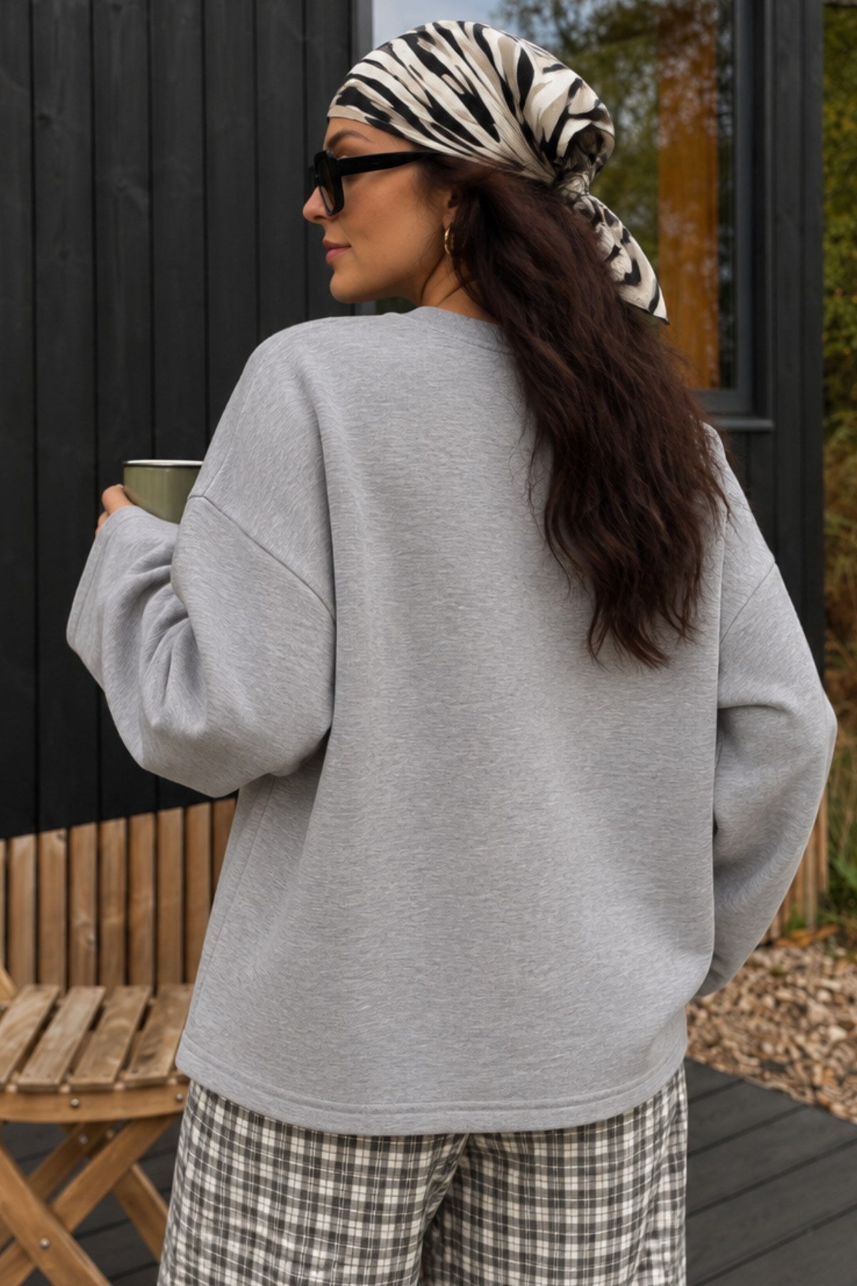 Kadın Relaxed Fit Sweatshirt Basic Gri Melanj – Bisiklet Yaka, 3 İplik Şardonsuz, Düşük Omuz