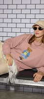 Kadın Oversize Sweatshirt Preppy Girl Bear Baskılı Pembe – Bisiklet Yaka, 3 İplik Şardonlu Polar