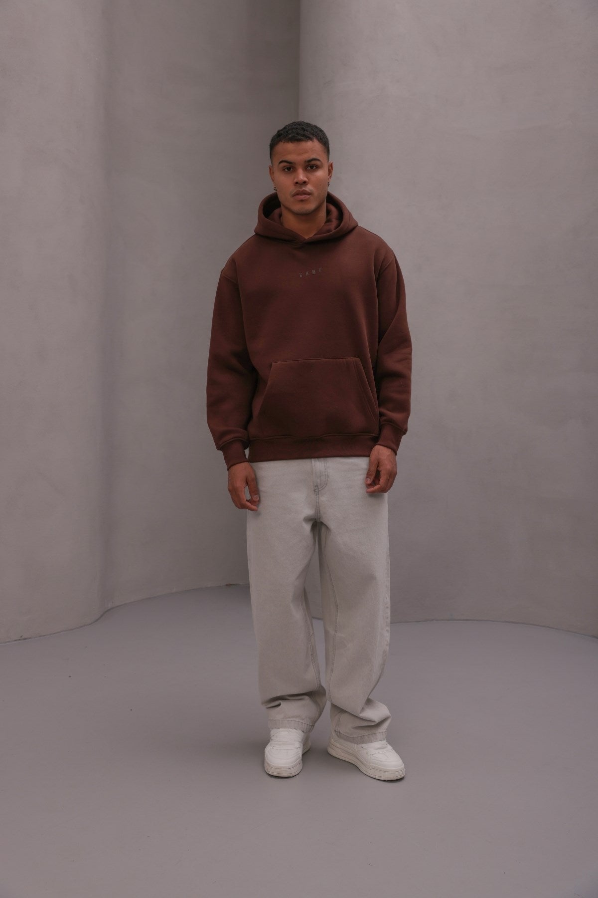Erkek Oversize Sweatshirt Hoodie CHMP Yazlı Baskılı Kahverengi – Kapüşonlu, 3 İplik , Kanguru Cepli