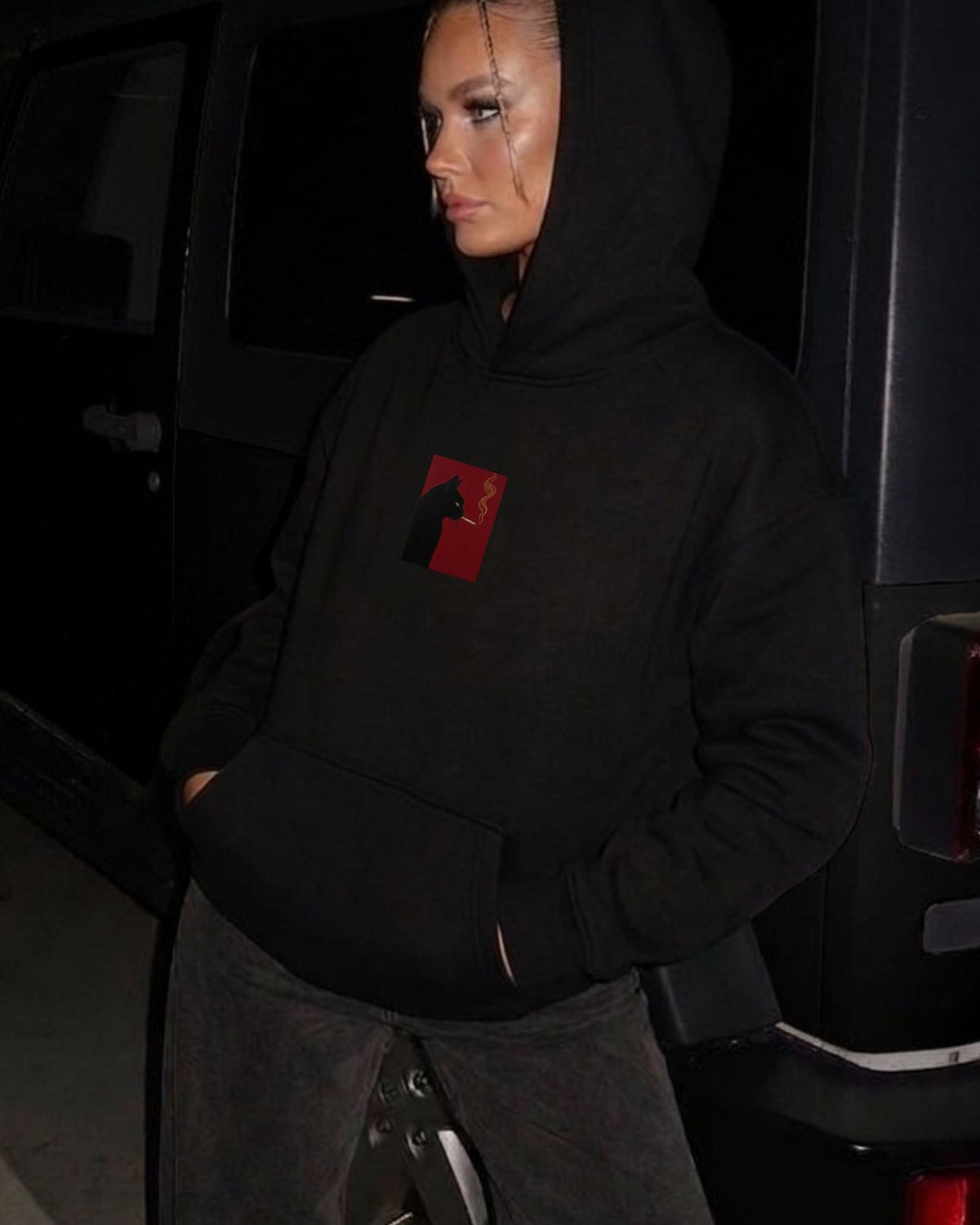 Kadın Oversize Hoodie Noir Cat Baskılı Siyah – Kapüşonlu, Kanguru Cepli, 3 İplik Şardonlu Polar