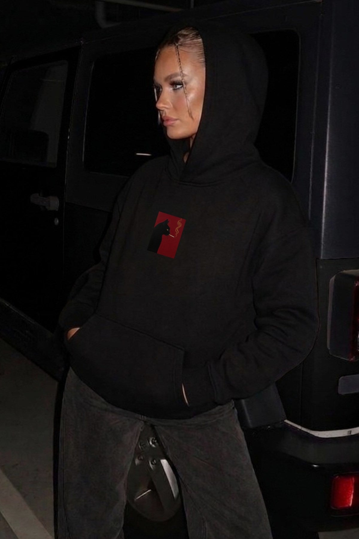 Kadın Oversize Hoodie Noir Cat Baskılı Siyah – Kapüşonlu, Kanguru Cepli, 3 İplik Şardonlu Polar