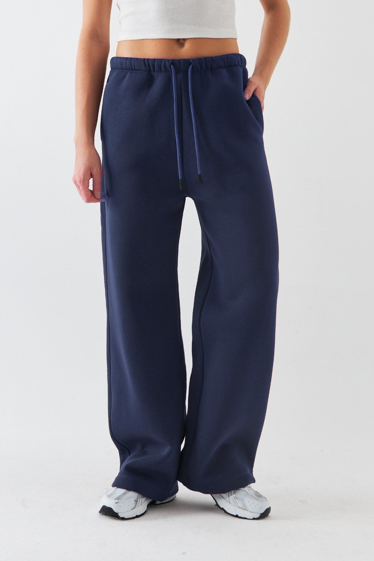 Oversize Unisex Eşofman Altı Marine – 3 İplik Şardonlu Polar, Bol Paça, Cepli Modern Rahat Kesim