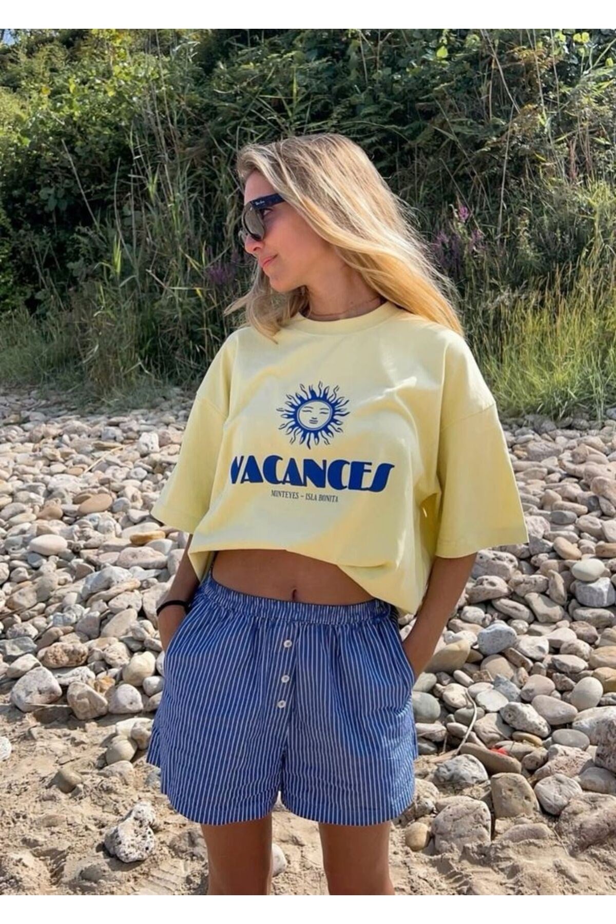Vacances Güneş Baskılı Kadın Oversize Tişört + Bez Çanta Hediyeli Yazlık Kombin – %100 Pamuk