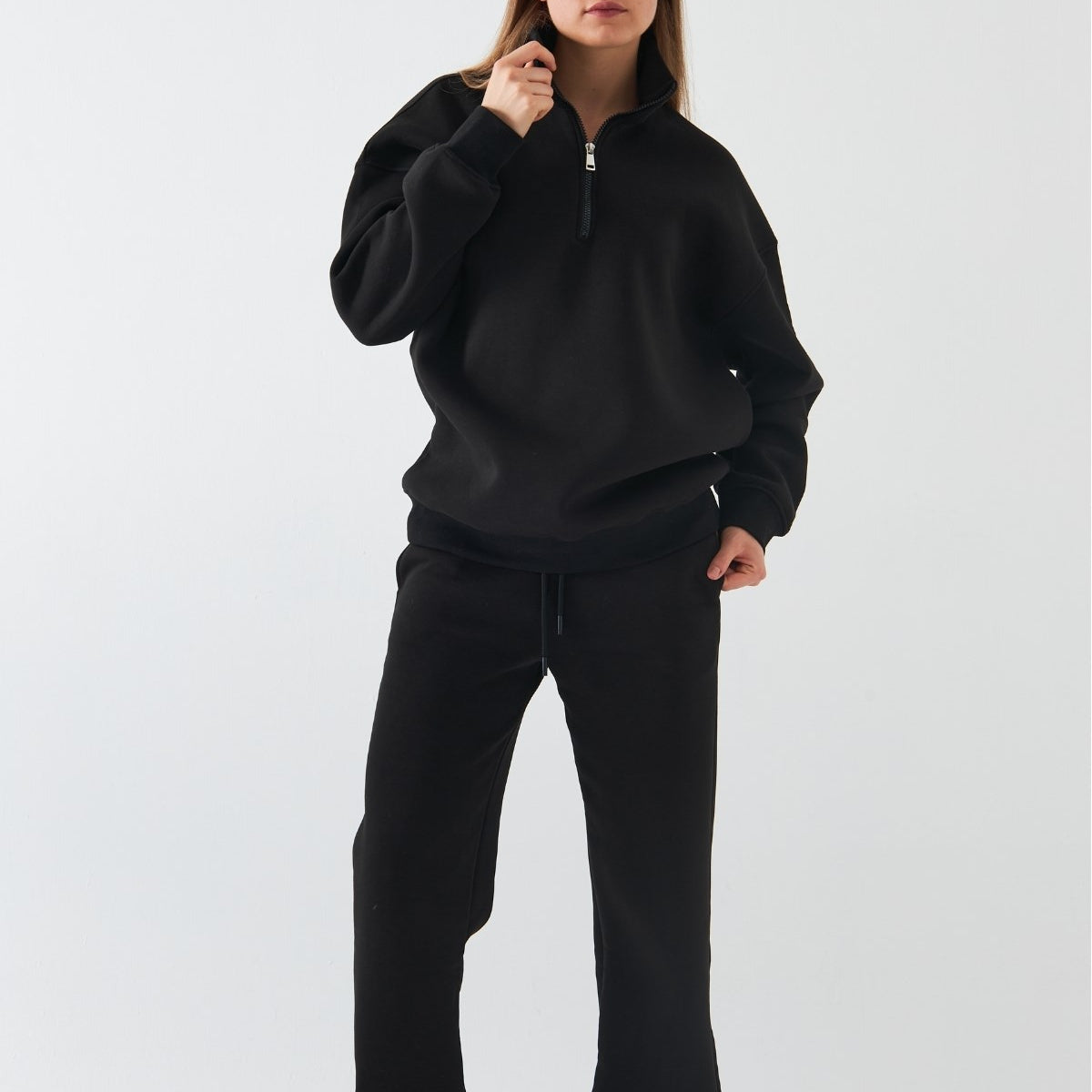 Unisex Oversize Eşofman Takımı Basic Siyah – Fermuarlı Dik Yaka, Lastikli Paça, 3 İplik Şardonlu Polar