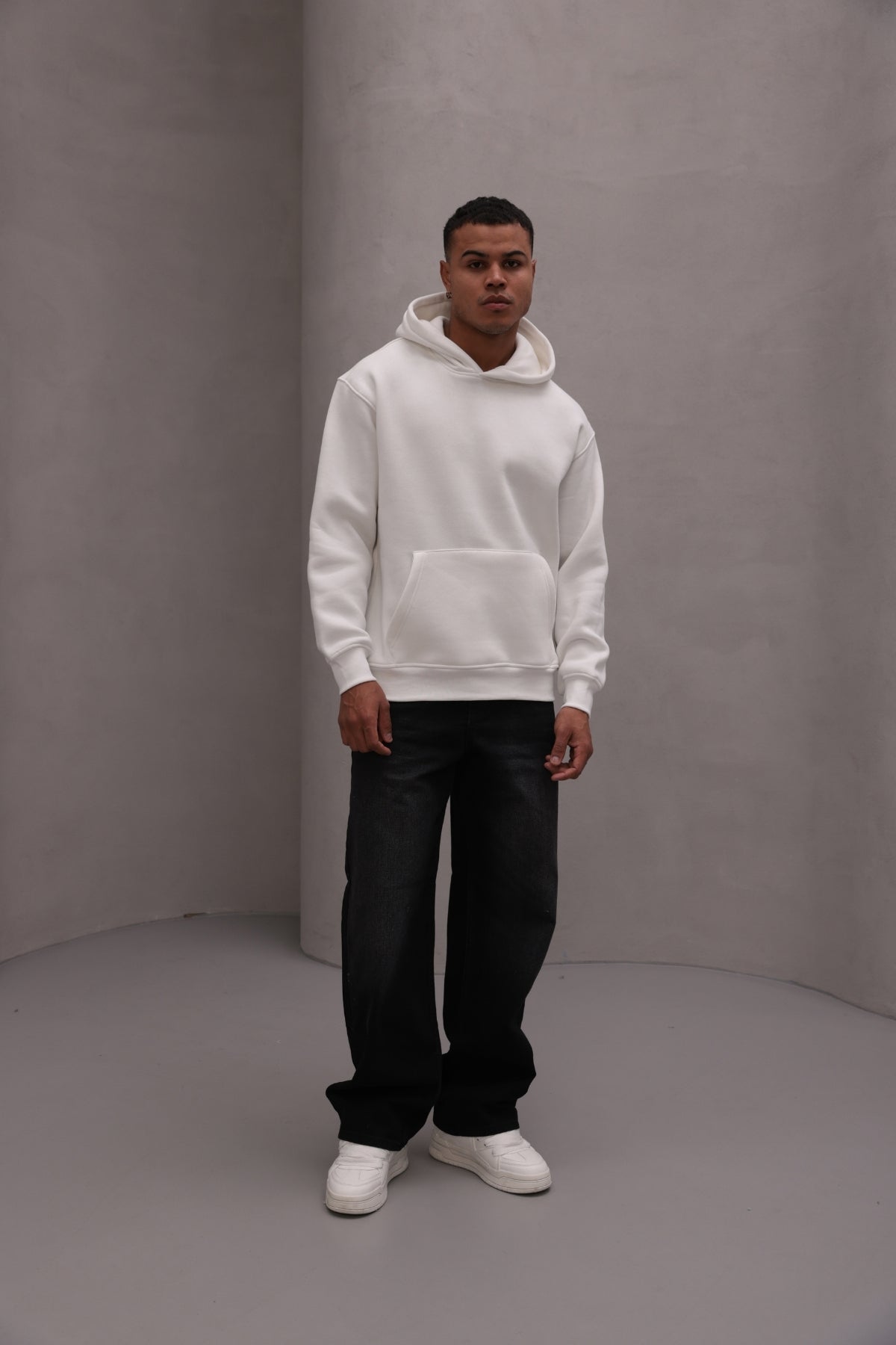 Erkek Oversize Sweatshirt Hoodie Basic Beyaz – Kapüşonlu, 3 İplik Polar, Kanguru Cepli
