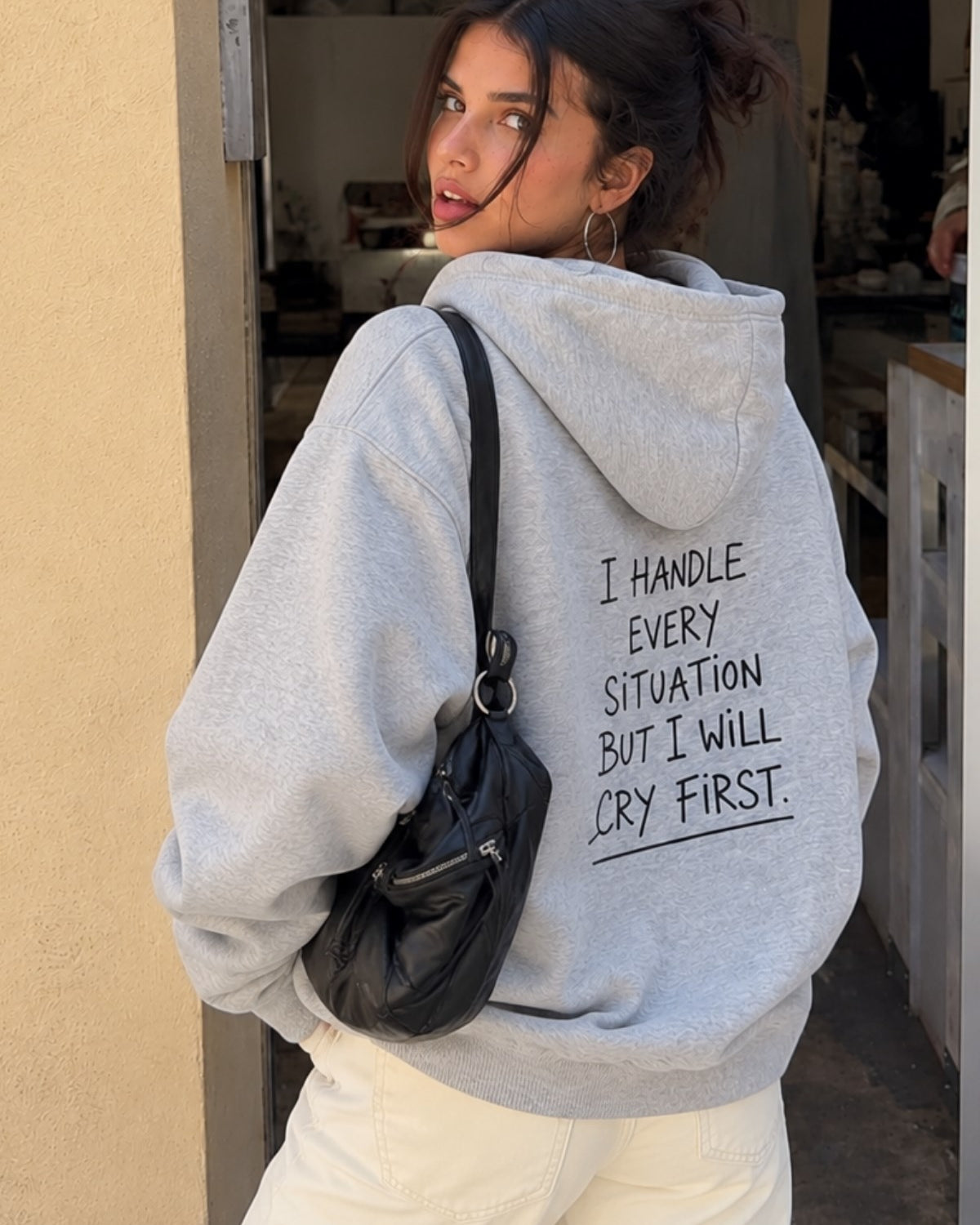 Kadın Oversize Hoodie Cry First Baskılı Gri Melanj – Kapüşonlu, Kanguru Cepli, Düşük Omuz
