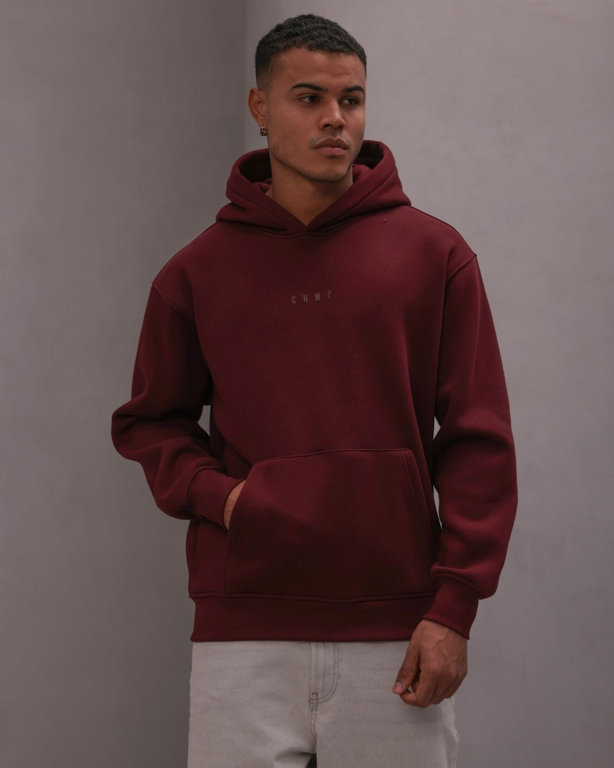 Erkek Oversize Sweatshirt Hoodie CHMP Yazlı Baskılı Bordo – Kapüşonlu, 3 İplik Polar, Kanguru Cepli