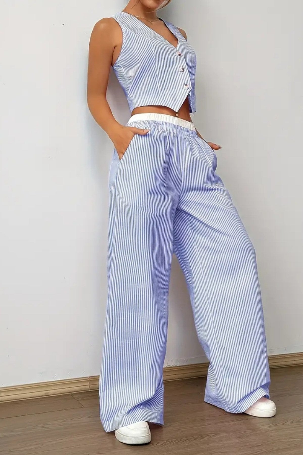 Kadın Çizgili Poplin Dokuma İkili Takım – Düğmeli Crop Yelek & Bol Paça Pantolon Yazlık Rahat Model