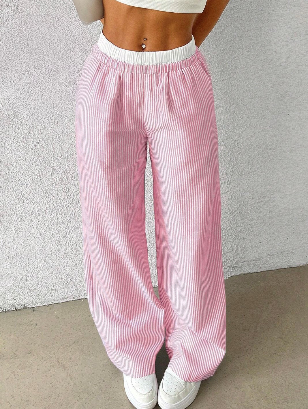 Kadın Pembe Çizgili Poplin Dokuma Pantolon – Yüksek Bel Lastikli Bol Paça Rahat Model