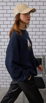 Kadın Oversize Sweatshirt Traveler Bear Baskılı Lacivert – Bisiklet Yaka, 3 İplik Şardonlu Polar