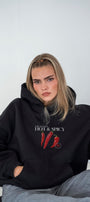 Kadın Oversize Sweatshirt Hoodie Hot & Spicy Baskılı Siyah – Kapüşonlu, 3 İplik Şardonlu Polar