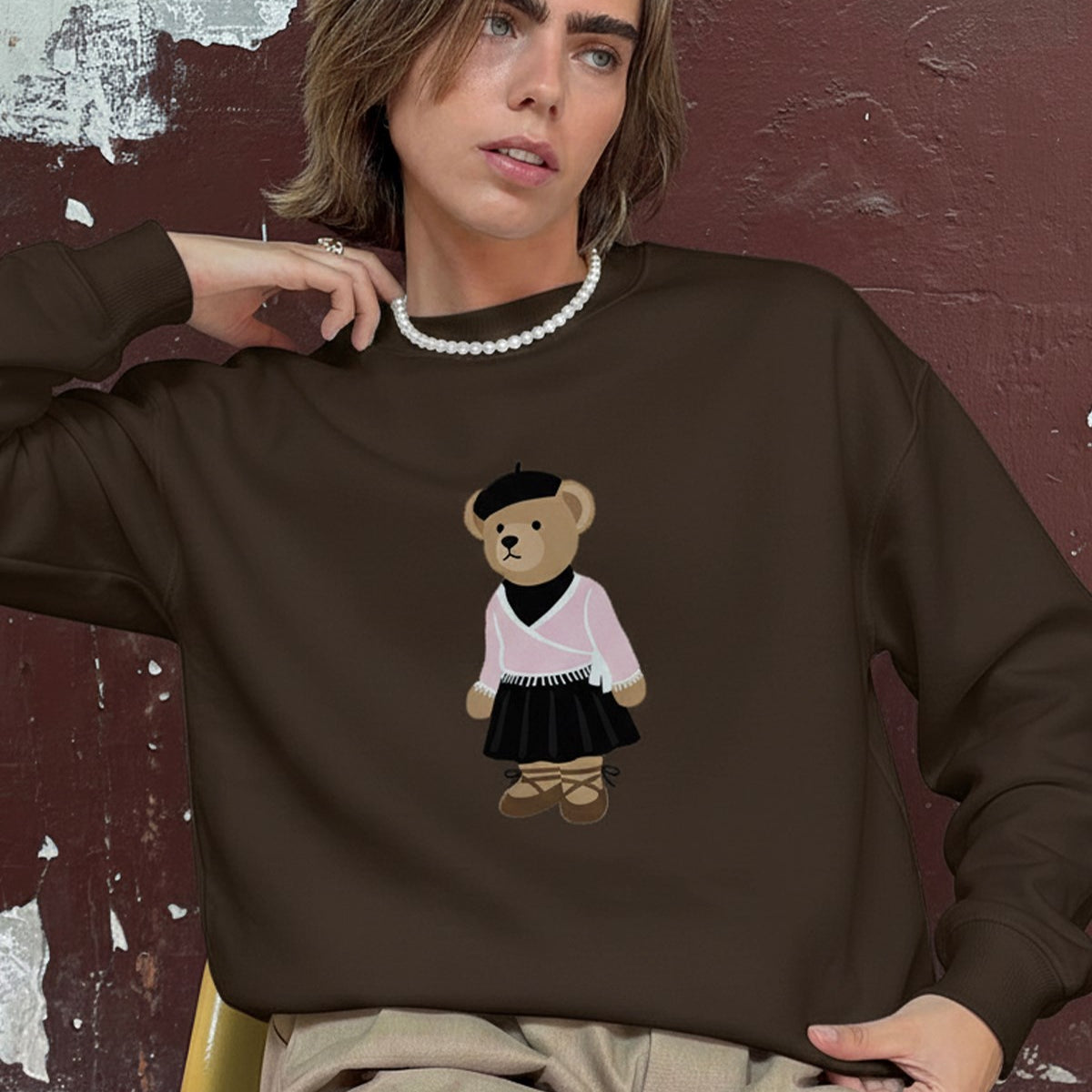 Kadın Oversize Sweatshirt Ballerina Bear Baskılı Kahverengi – Bisiklet Yaka, 3 İplik Şardonlu Polar
