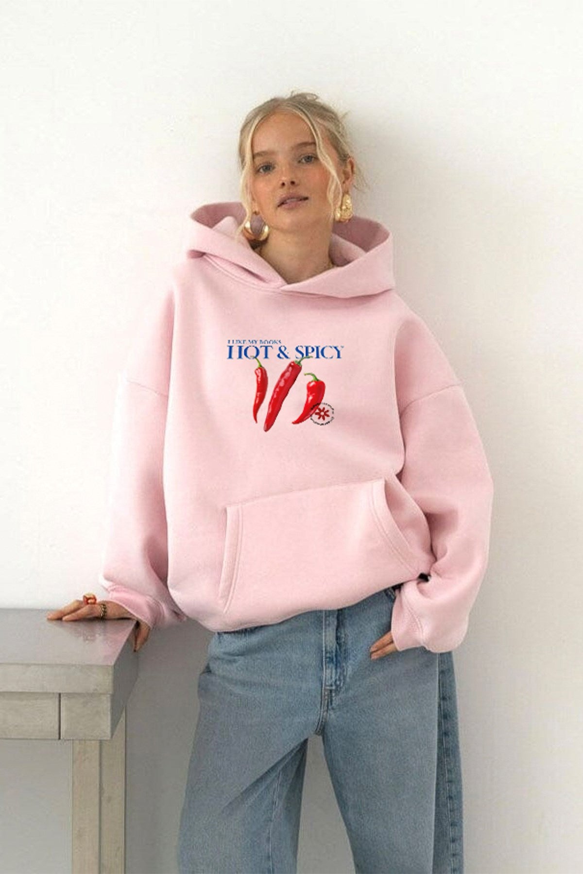 Kadın Oversize Sweatshirt Hoodie Hot & Spicy Baskılı Pembe – Kapüşonlu, 3 İplik Şardonlu Polar