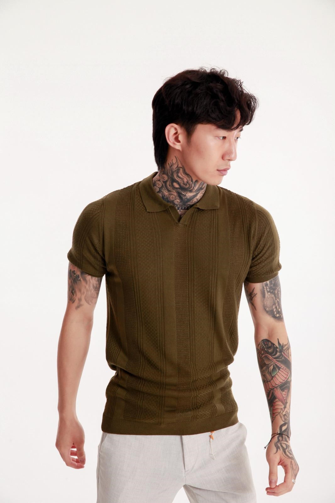 Erkek Haki Polo Yaka Triko Tişört – Kısa Kollu, Modern Slim Fit, Yazlık Örgü Dokulu Model