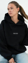 Kadın Oversize Sweatshirt Hoodie CHMP STUDIOS Siyah – Kapüşonlu, 3 İplik Polar, Kanguru Cepli