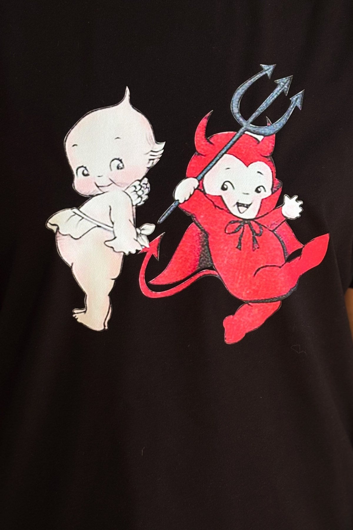 Kadın Siyah Oversize Tişört – Karakter İkili Baskılı Eğlenceli Tasarım