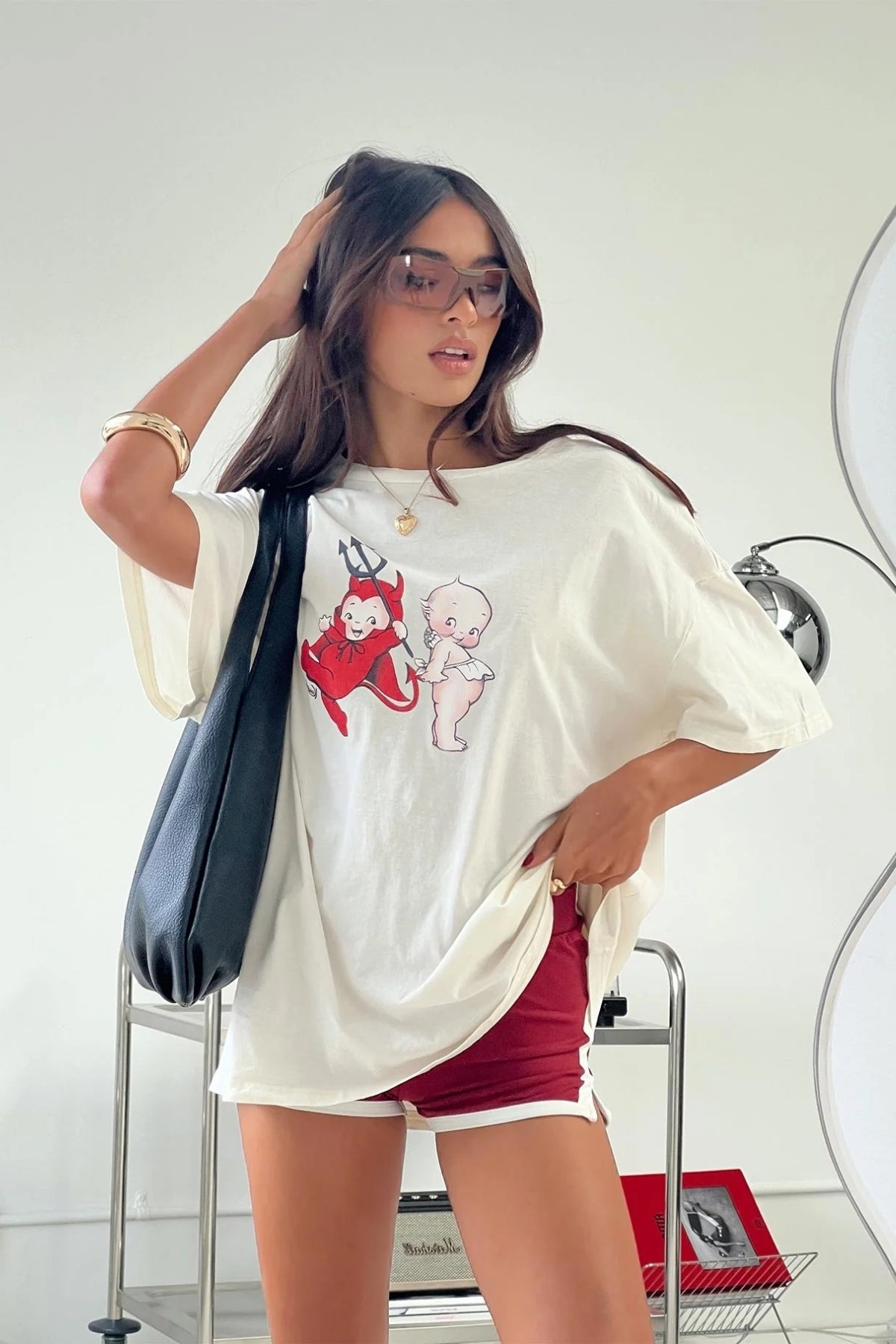 Kadın Beyaz Oversize Karakter Baskılı Eğlenceli Tişört