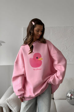 Kadın Beyaz Bisiklet Yaka Sweatshirt Elbise – Pembe Ördek Baskılı 3 İplik Şardonlu Oversize
