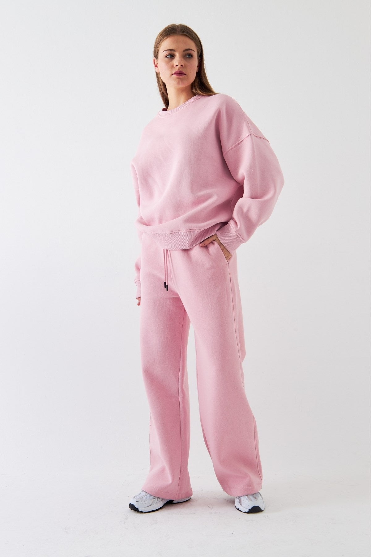 Unisex Oversize Eşofman Takımı Basic Pembe – Bisiklet Yaka, Boru Paça, 3 İplik Şardonlu Polar