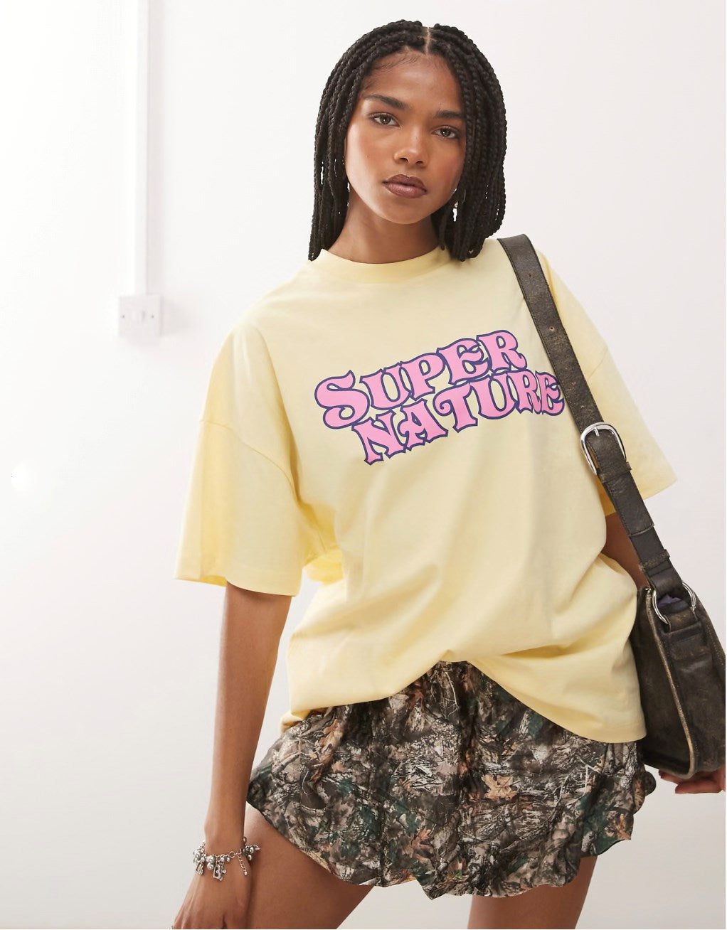 Kadın Oversize Tişört – Pembe Yazı Baskılı Super Nature Tasarım