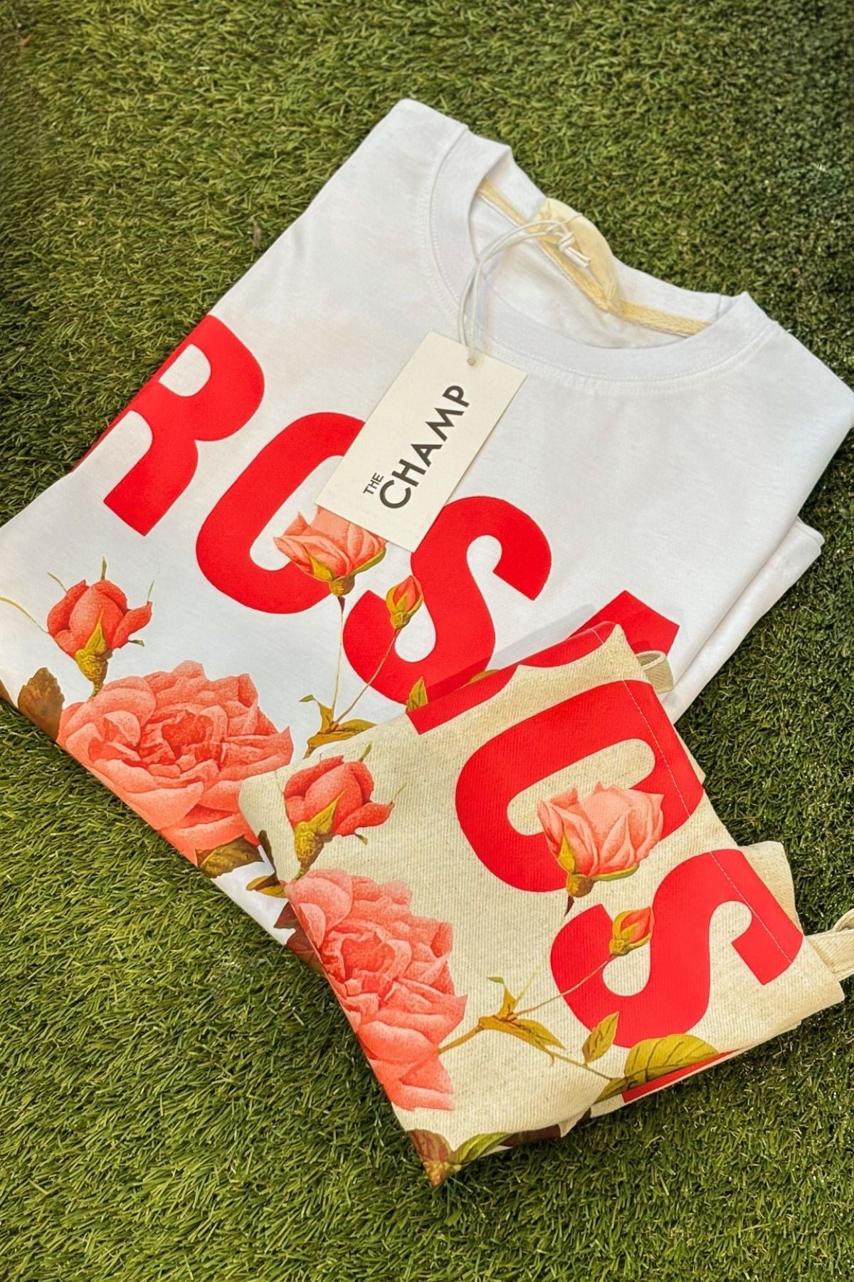 Rosa Fiore Gül Baskılı Kadın Oversize Tişört + Bez Çanta Hediyeli Kombin – %100 Pamuk
