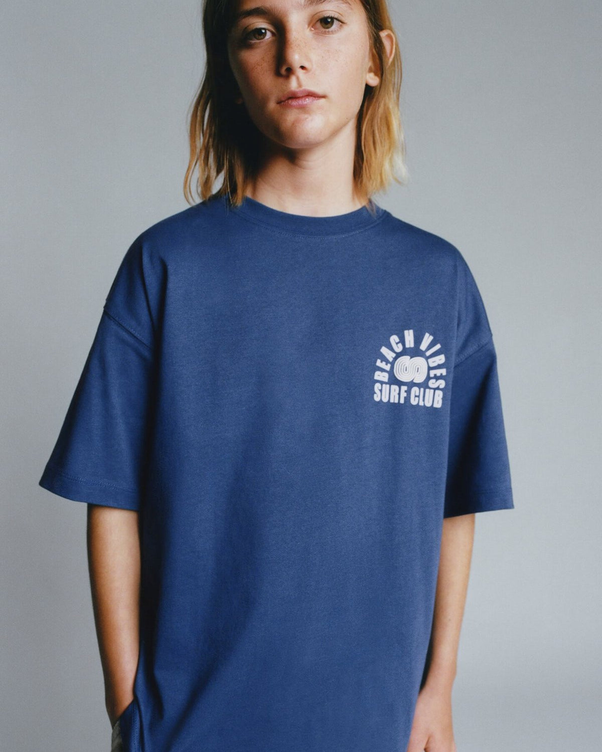 Beach Vıbes Surf Club Yazılı Ters S Tasarım Baskılı Lacivert Çocuk T-Shirt