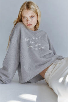 Kadın Relaxed Fit Sweatshirt Life Is Too Short Baskılı Gri Melanj – Bisiklet Yaka, 3 İplik Şardonsuz