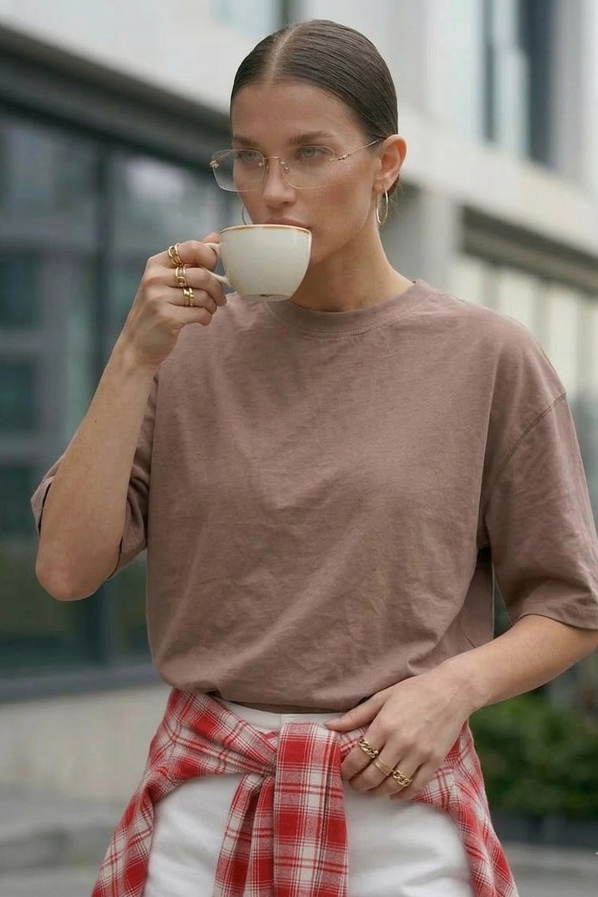Kadın Oversize Basic Tişört Kahverengi – Bisiklet Yaka, Rahat Kalıp, Yazılık, %100 Pamuk