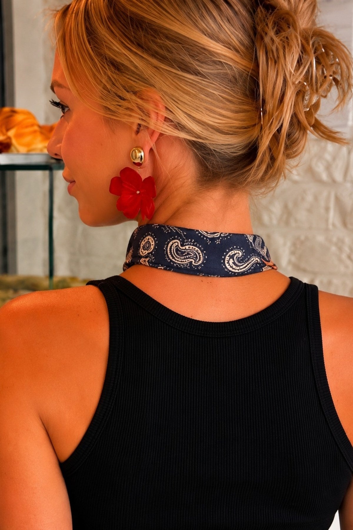 Kadın Navy Paisley Mıknatıslı Fular Aksesuarlı Atlet Siyah – Likralı Esnek Kumaş, Modern Form