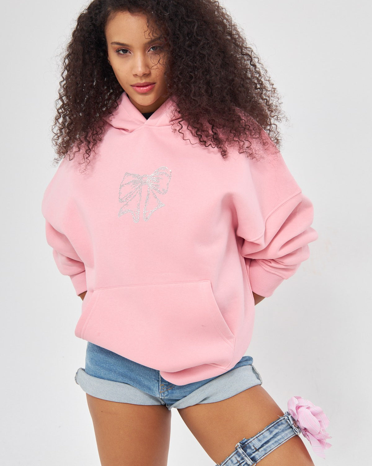 Fiyonk Desen Taş Baskılı Kapüşonlu İçi Polar Oversize Pembe Sweatshirt