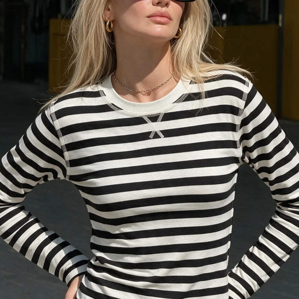 Kadın Çizgili Uzun Kollu Bluz Retro Line Beyaz Siyah – Bisiklet Yaka, Slim Fit, Kontrast Çizgili