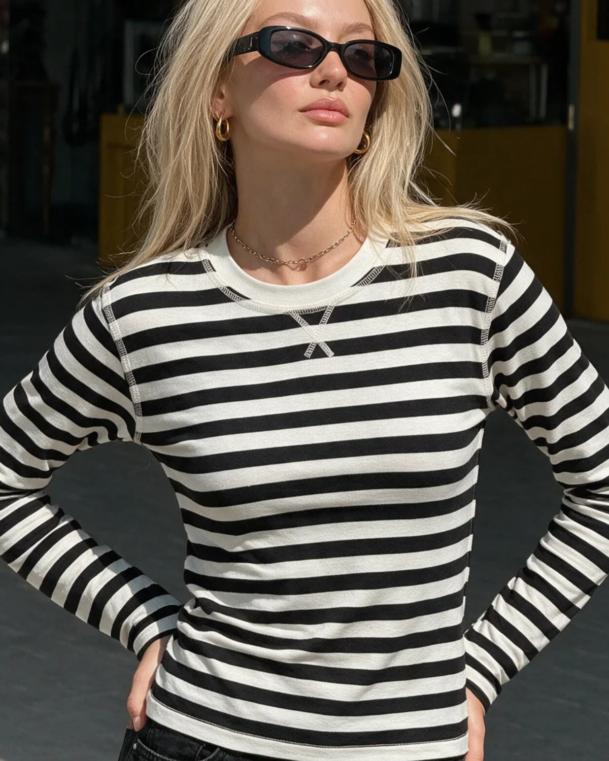 Kadın Çizgili Uzun Kollu Bluz Retro Line Beyaz Siyah – Bisiklet Yaka, Slim Fit, Kontrast Çizgili