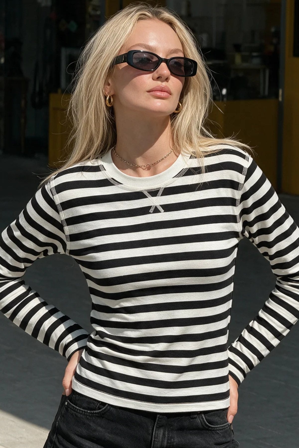Kadın Çizgili Uzun Kollu Bluz Retro Line Beyaz Siyah – Bisiklet Yaka, Slim Fit, Kontrast Çizgili