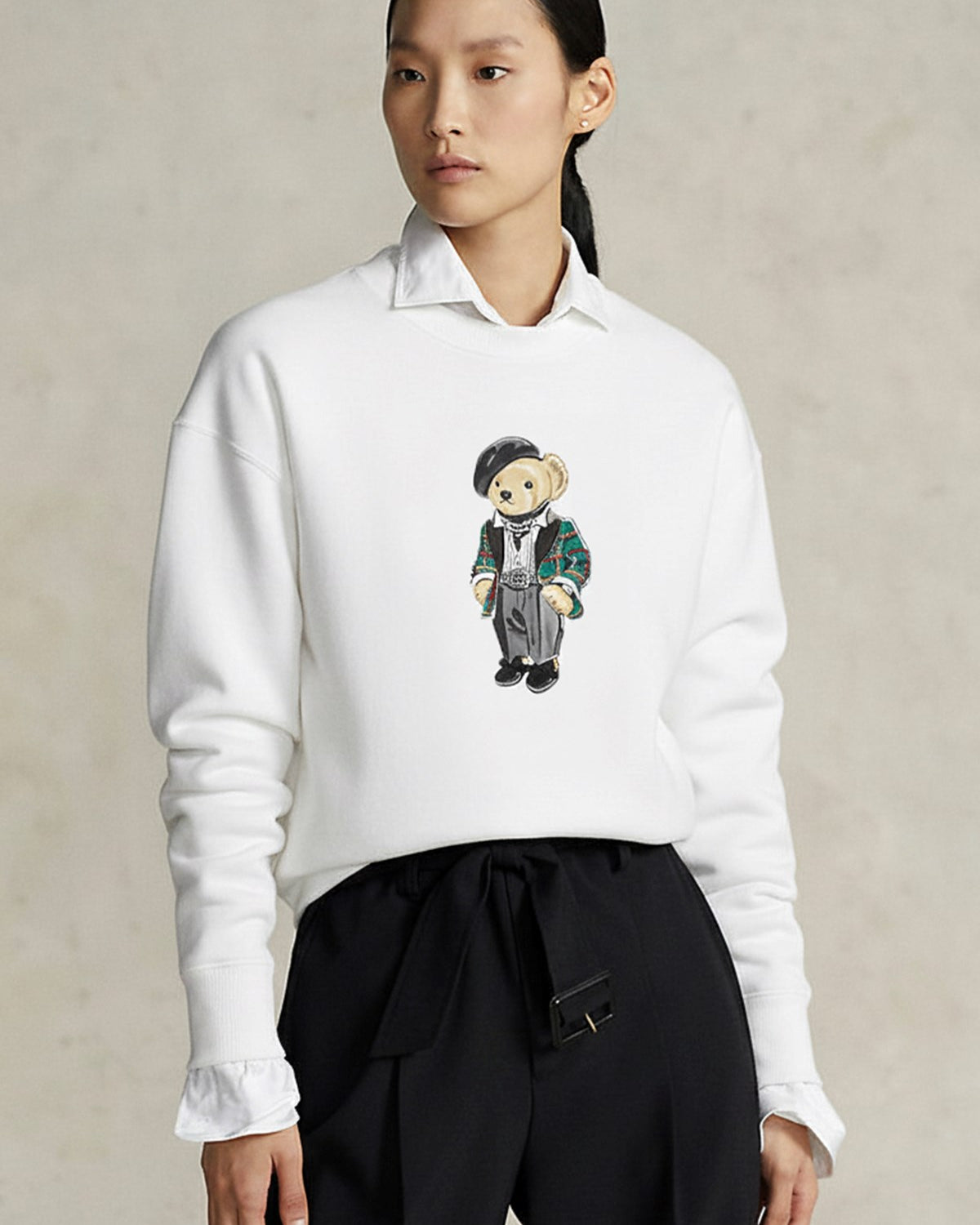 Kadın Oversize Sweatshirt Parisian Bear Baskılı Beyaz – Bisiklet Yaka, 3 İplik Şardonlu 