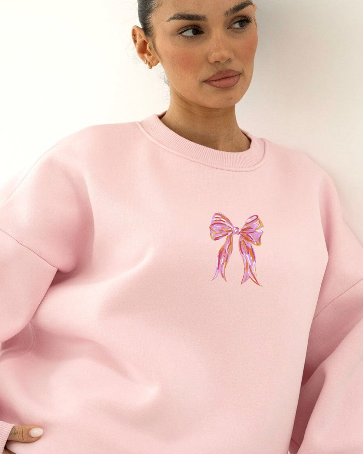 Kadın Oversize Sweatshirt Pembe  Kurdele Baskılı Pembe – Bisiklet Yaka, 3 İplik Şardonlu Polar