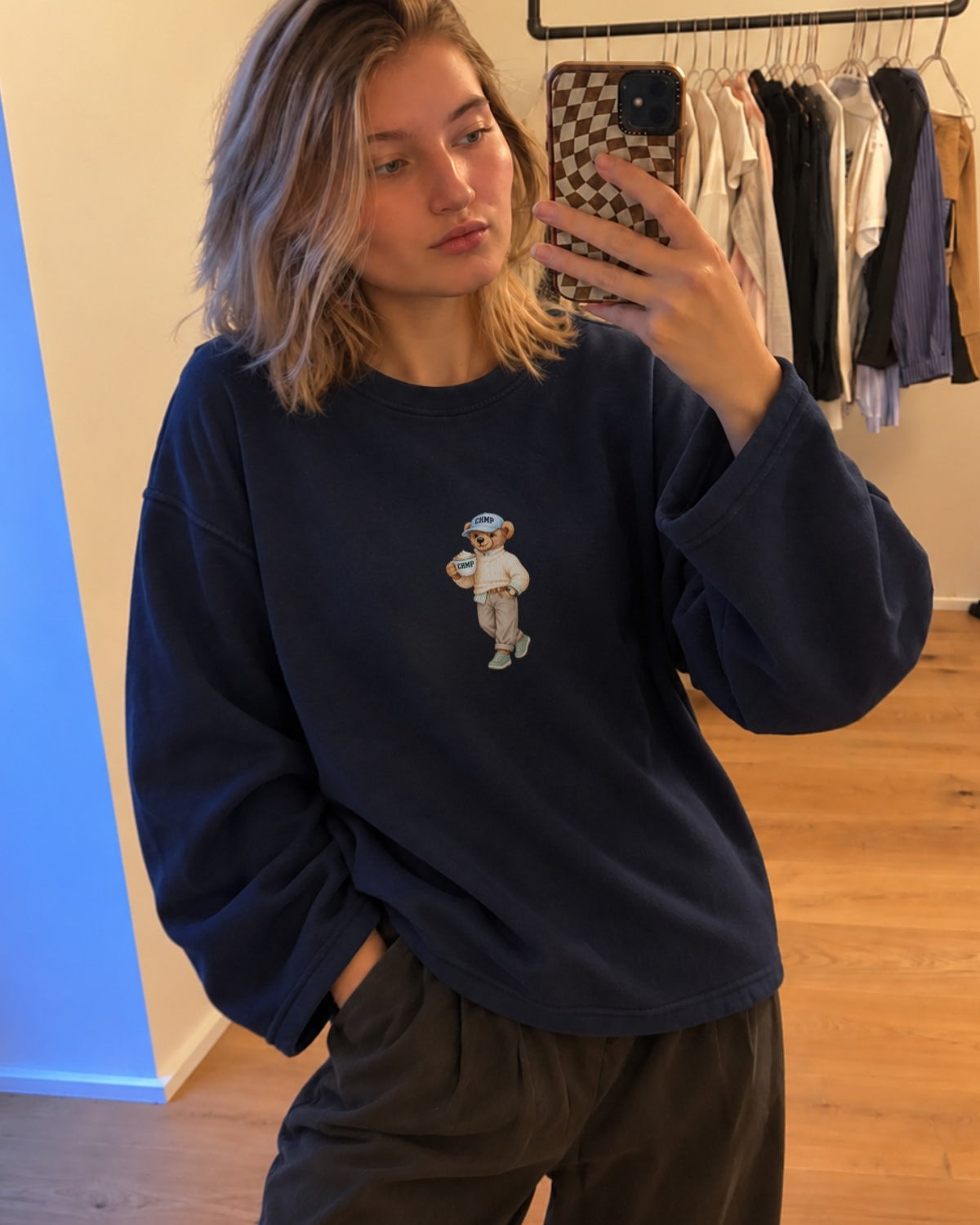 Kadın Relaxed Fit Sweatshirt Coffee Bear Baskılı Lacivert – Bisiklet Yaka, 3 İplik Şardonsuz