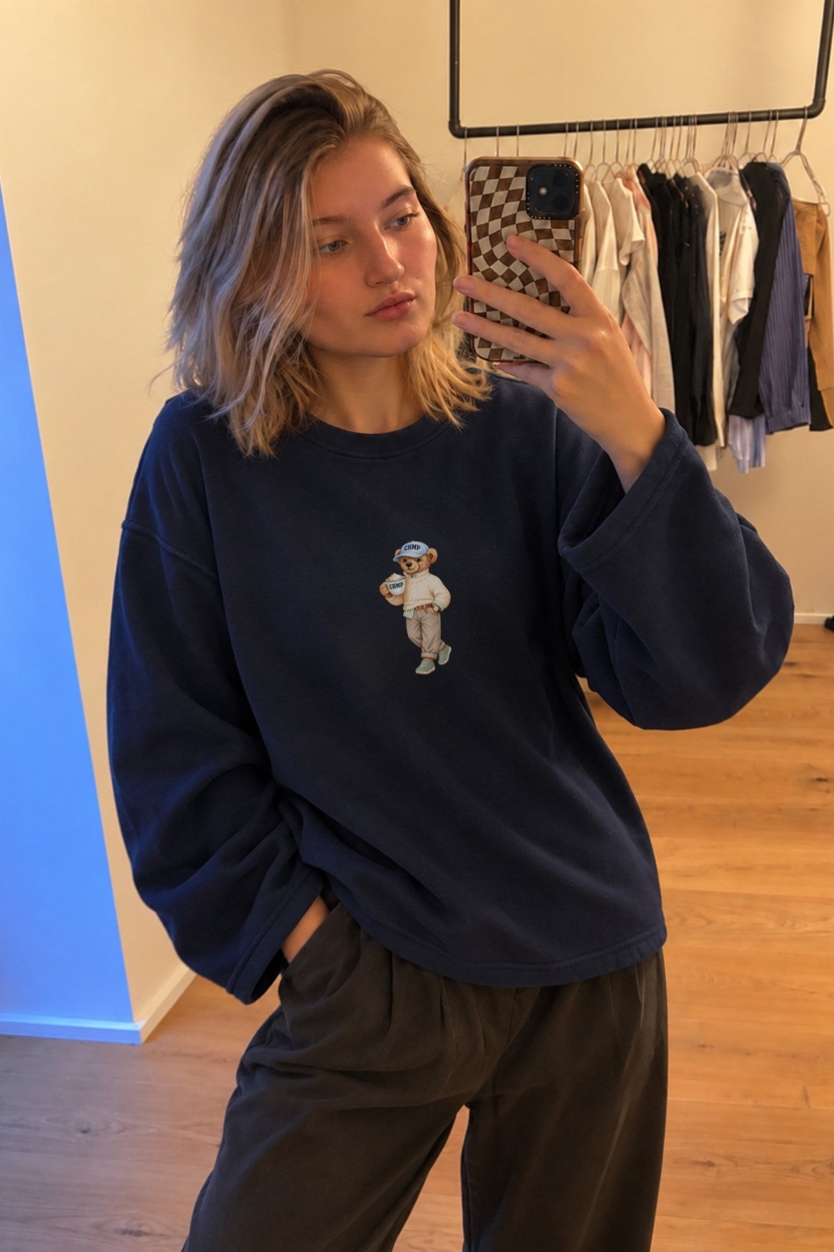 Kadın Relaxed Fit Sweatshirt Coffee Bear Baskılı Lacivert – Bisiklet Yaka, 3 İplik Şardonsuz