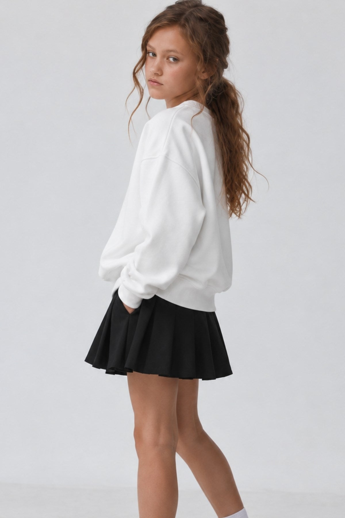 Kız Çocuk Oversize Sweatshirt Basic Beyaz – Bisiklet yaka, 3 iplik şardonlu polar