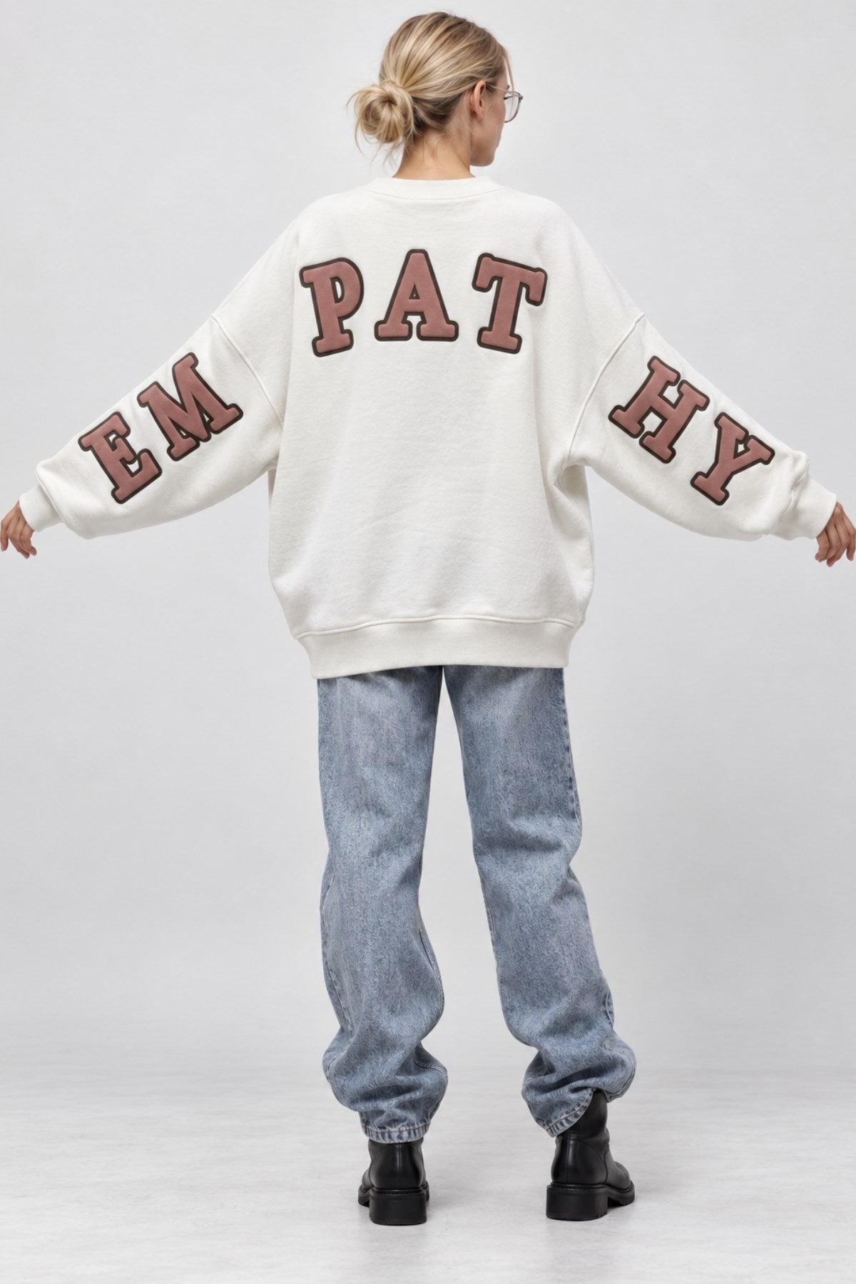 Kadın Oversize Sweatshirt Empathy 3D Baskılı Beyaz – Bisiklet Yaka, 3 İplik Şardonlu Polar