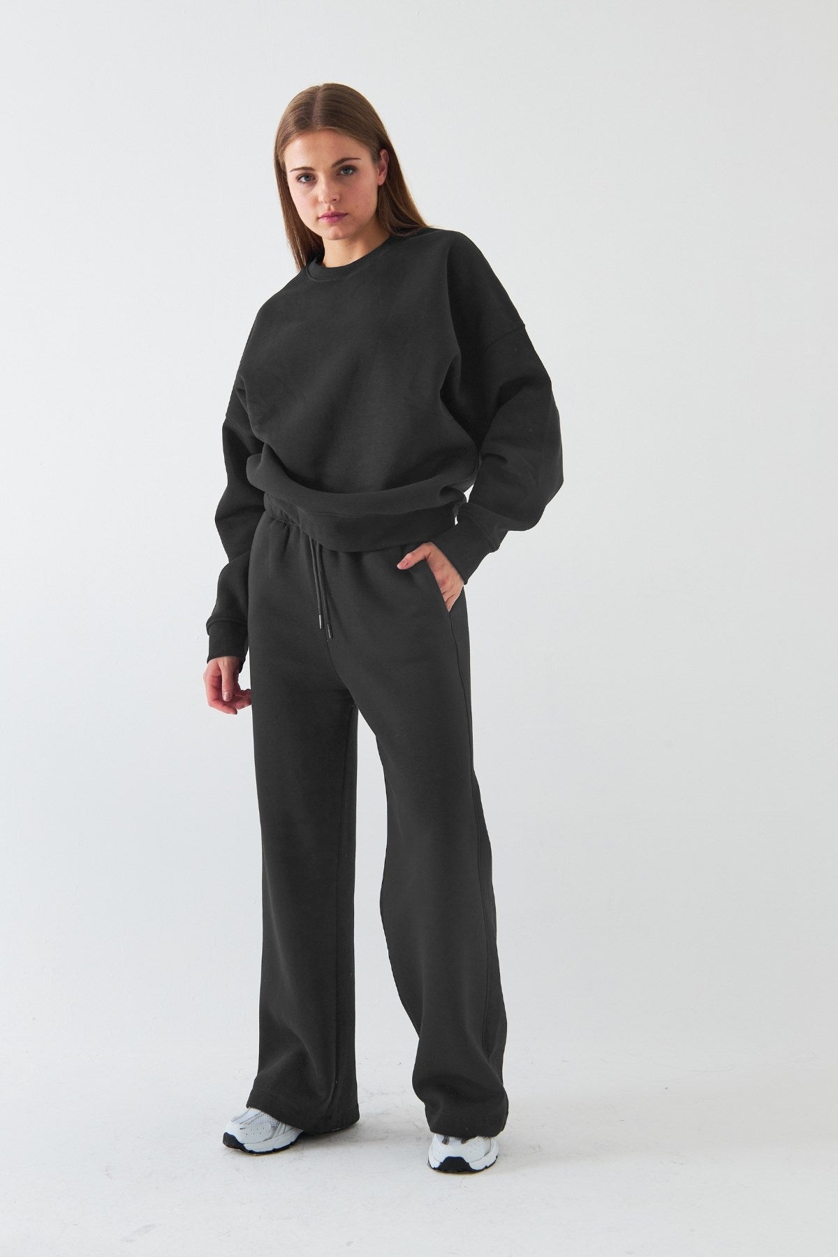 Unisex Oversize Eşofman Takımı Basic Füme – Bisiklet Yaka, Bol Paça, 3 İplik Şardonlu Polar
