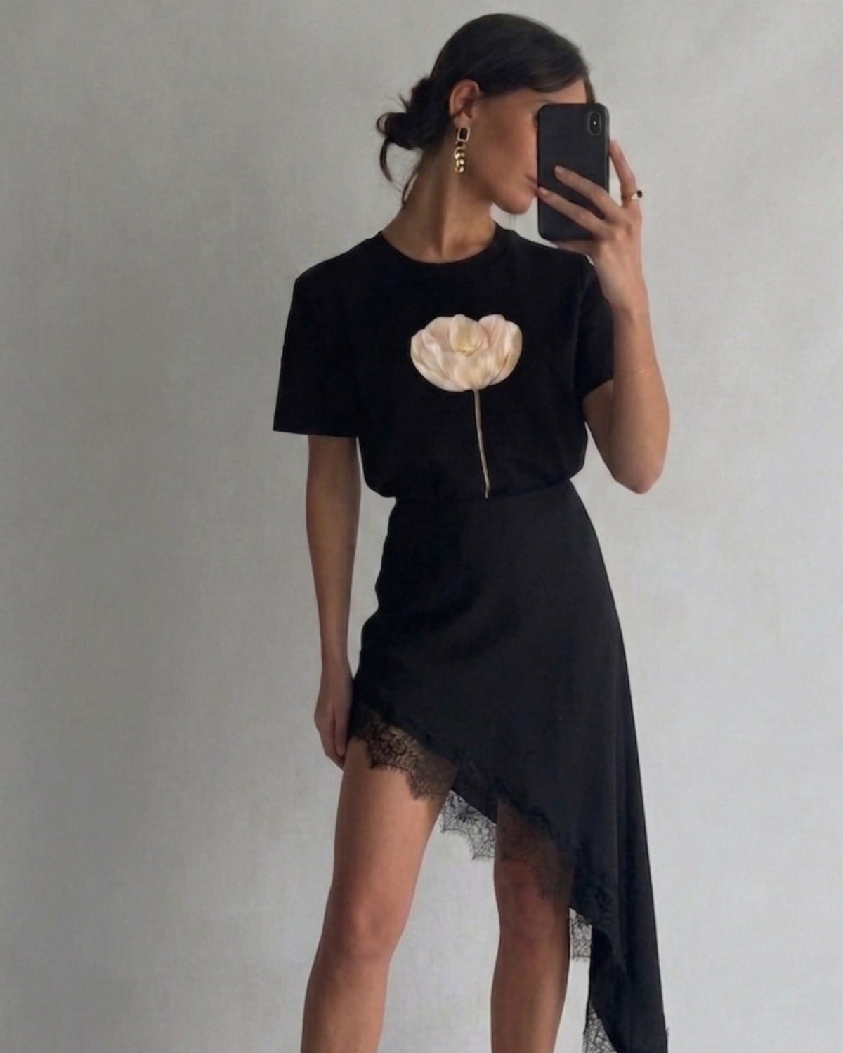 Kadın Oversize Tişört Pure Bloom Baskılı Siyah – Bisiklet Yaka, Rahat Kalıp, %100 Pamuk