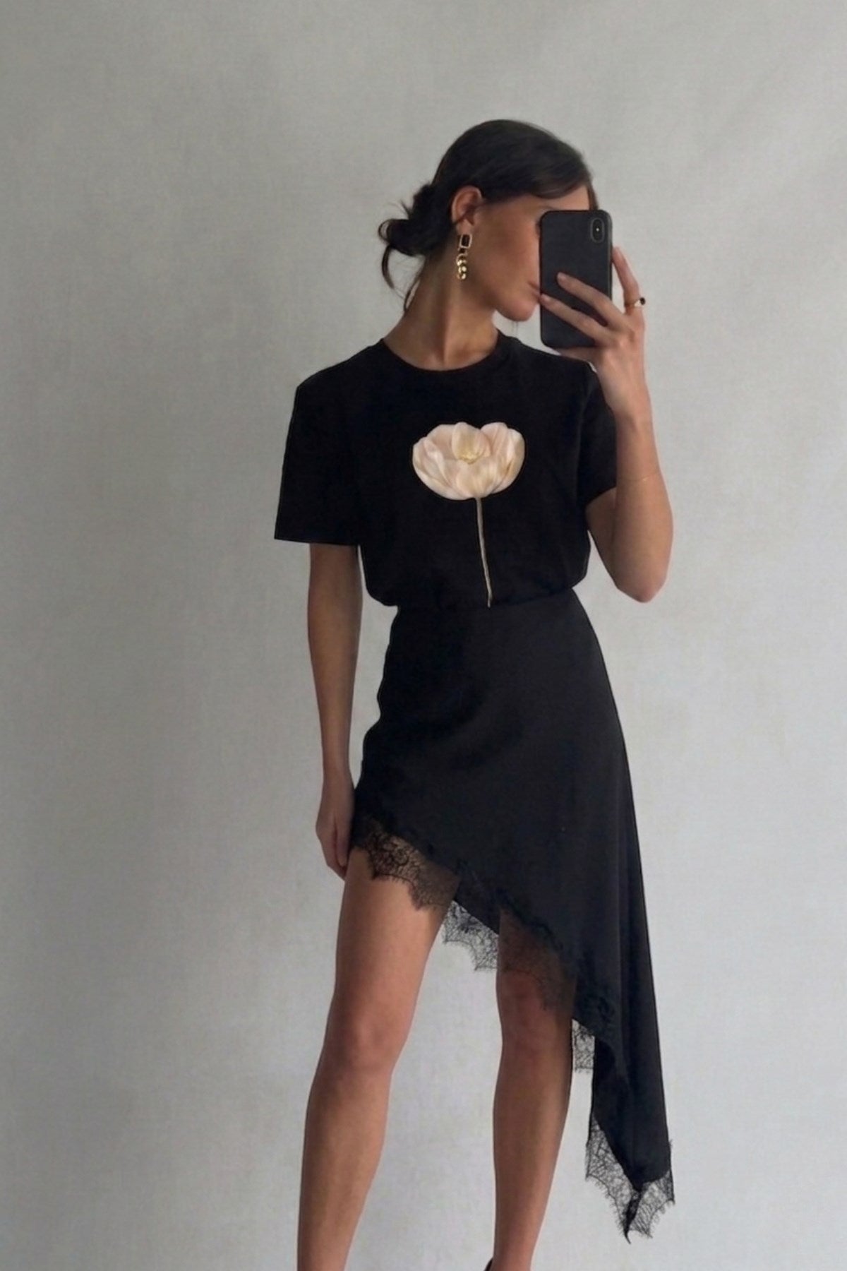 Kadın Oversize Tişört Pure Bloom Baskılı Siyah – Bisiklet Yaka, Rahat Kalıp, %100 Pamuk