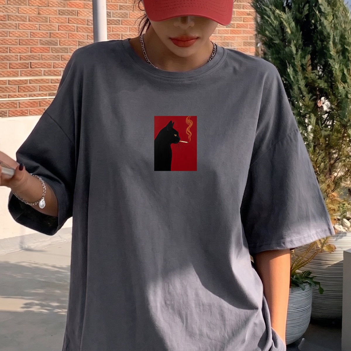 Kadın Oversize Tişört Noir Cat Baskılı Füme – Bisiklet Yaka, Rahat Kalıp, %100 Pamuk